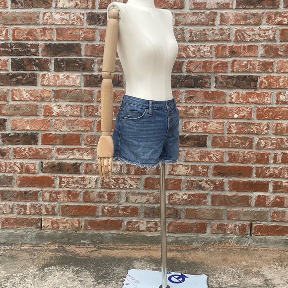Universal Thread distressed blue jean shorts / size 2/26 / Excellent condition - Picture 11 of 16
